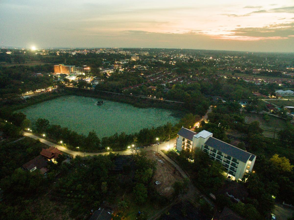 Anchan Laguna Hotel Khon Kaen Bagian luar foto